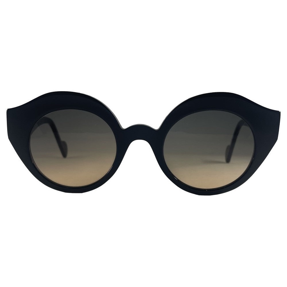 Anne and Valentin Silvana - black